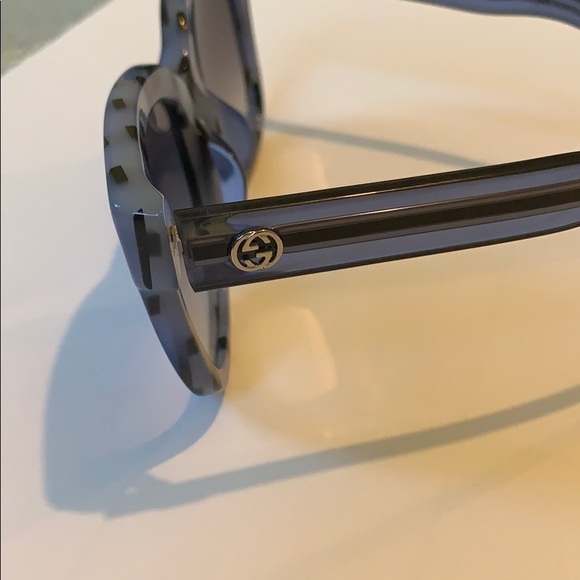 NEVER WORN GUCCI Oversized Sunglasses - Picture 7 of 7